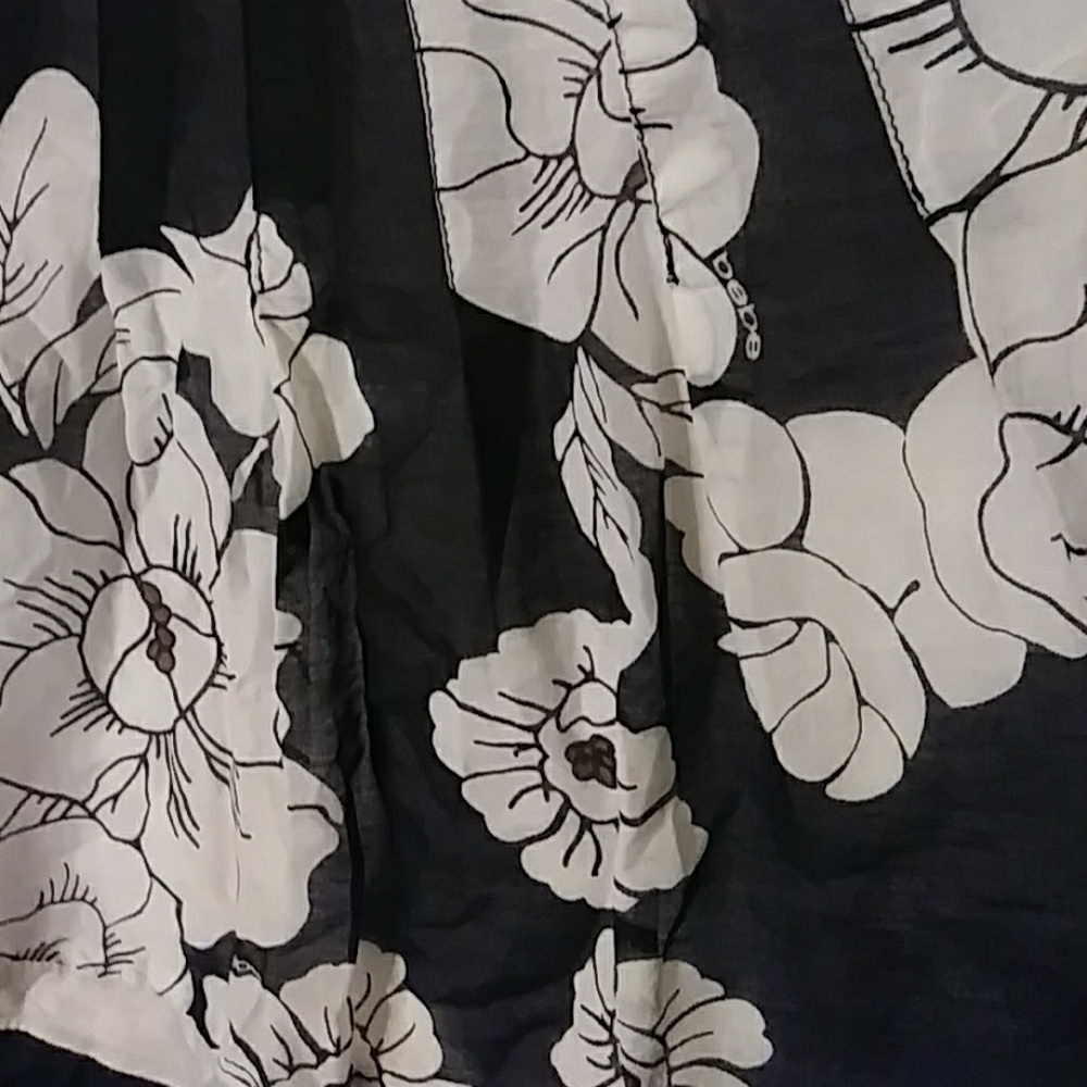 🍁🍃🍂Bebe silk mini skirt EUC - Picture 2 of 2